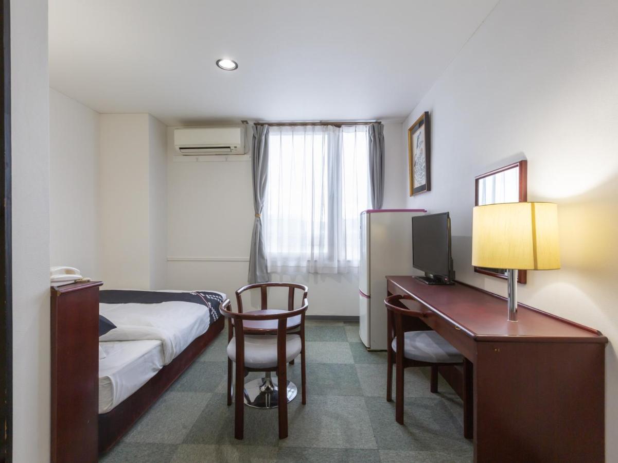 Oyo Sun Hotel Kurayoshi Bagian luar foto