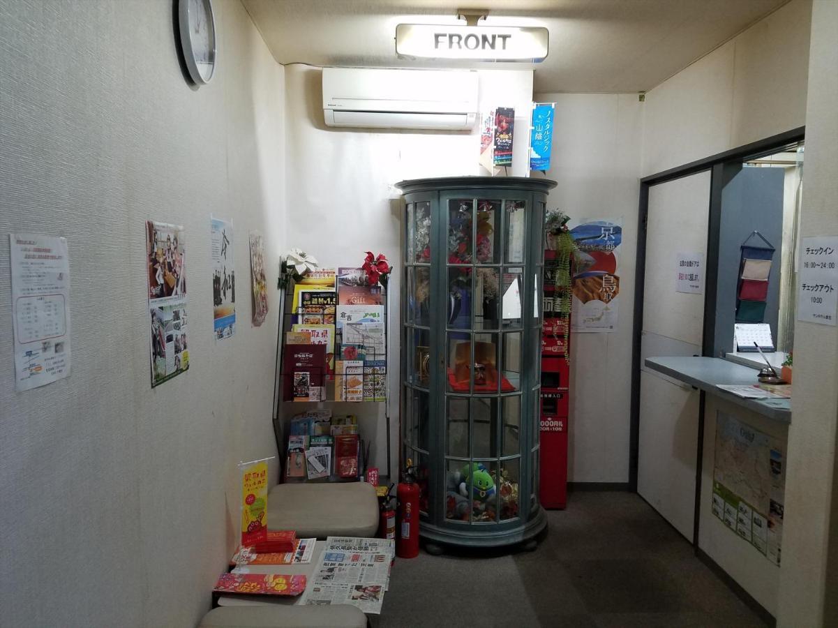 Oyo Sun Hotel Kurayoshi Bagian luar foto